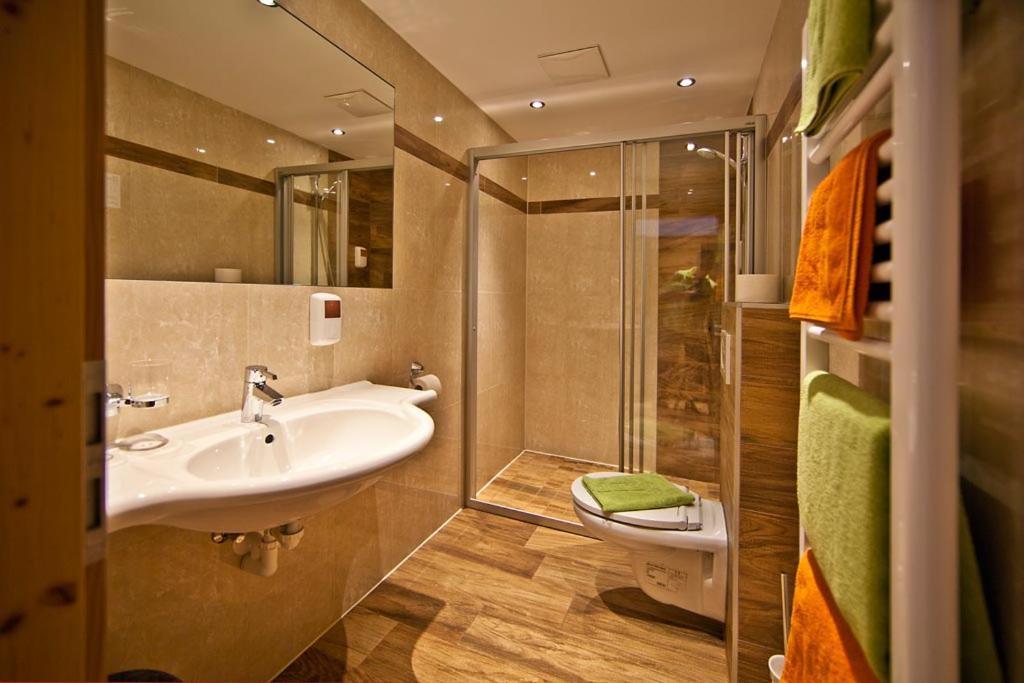 Landhotel Rauchenwalderhof Майрхофен Номер фото