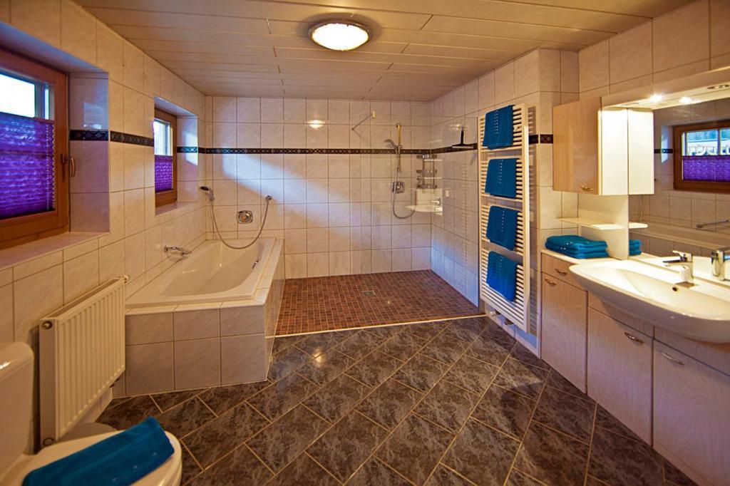Landhotel Rauchenwalderhof Майрхофен Номер фото