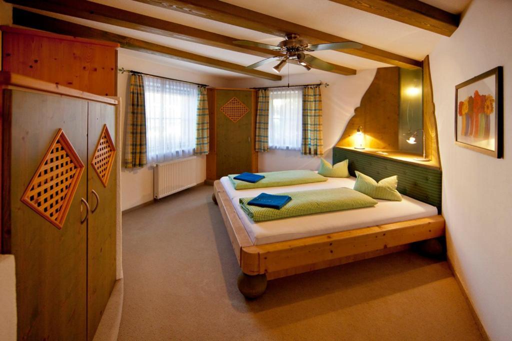 Landhotel Rauchenwalderhof Майрхофен Номер фото
