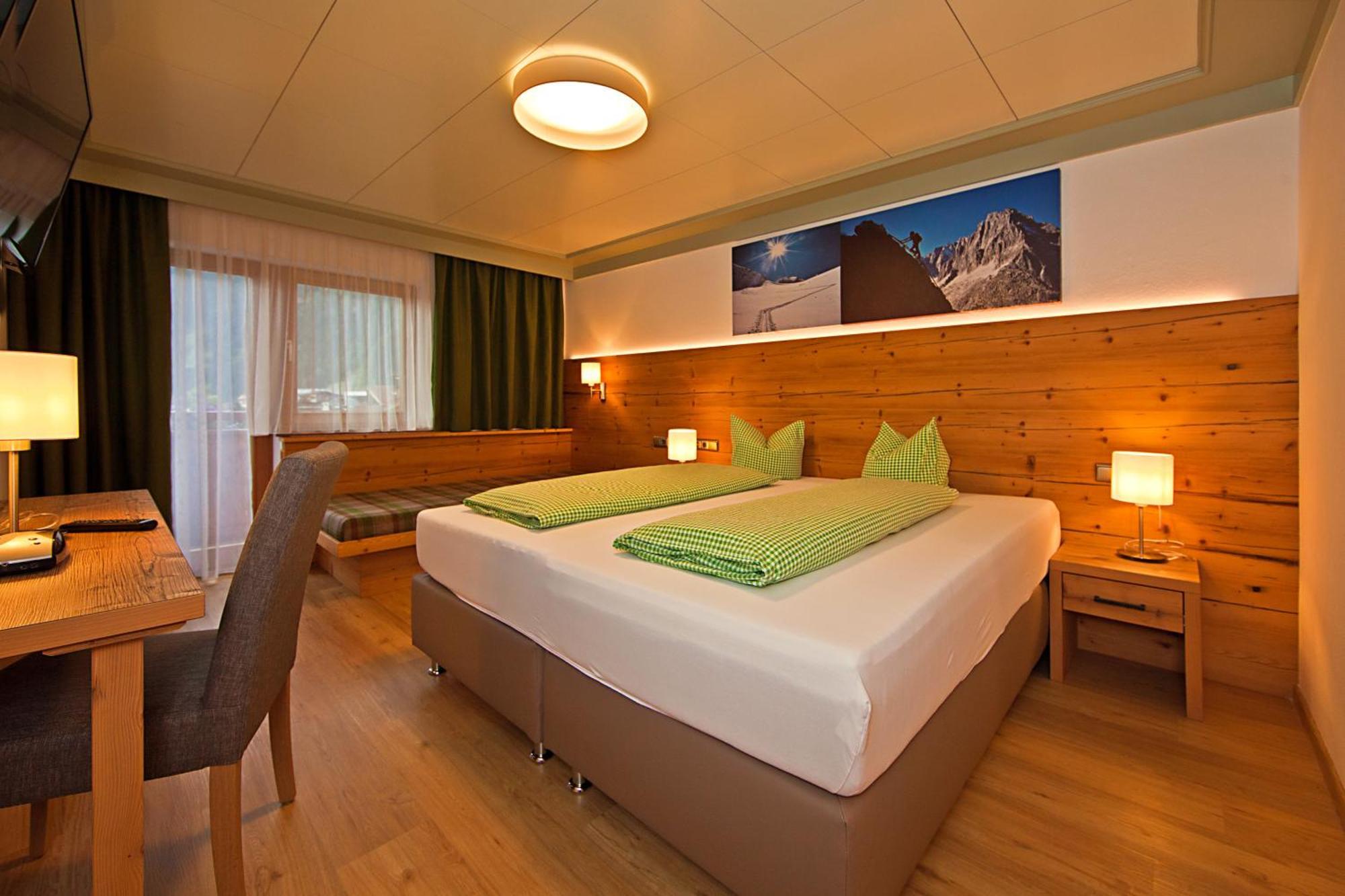 Landhotel Rauchenwalderhof Майрхофен Номер фото