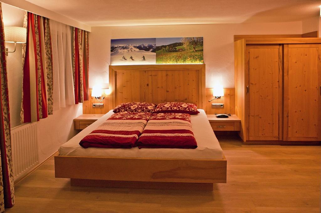 Landhotel Rauchenwalderhof Майрхофен Номер фото