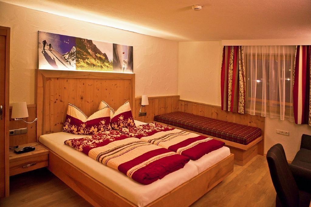 Landhotel Rauchenwalderhof Майрхофен Номер фото