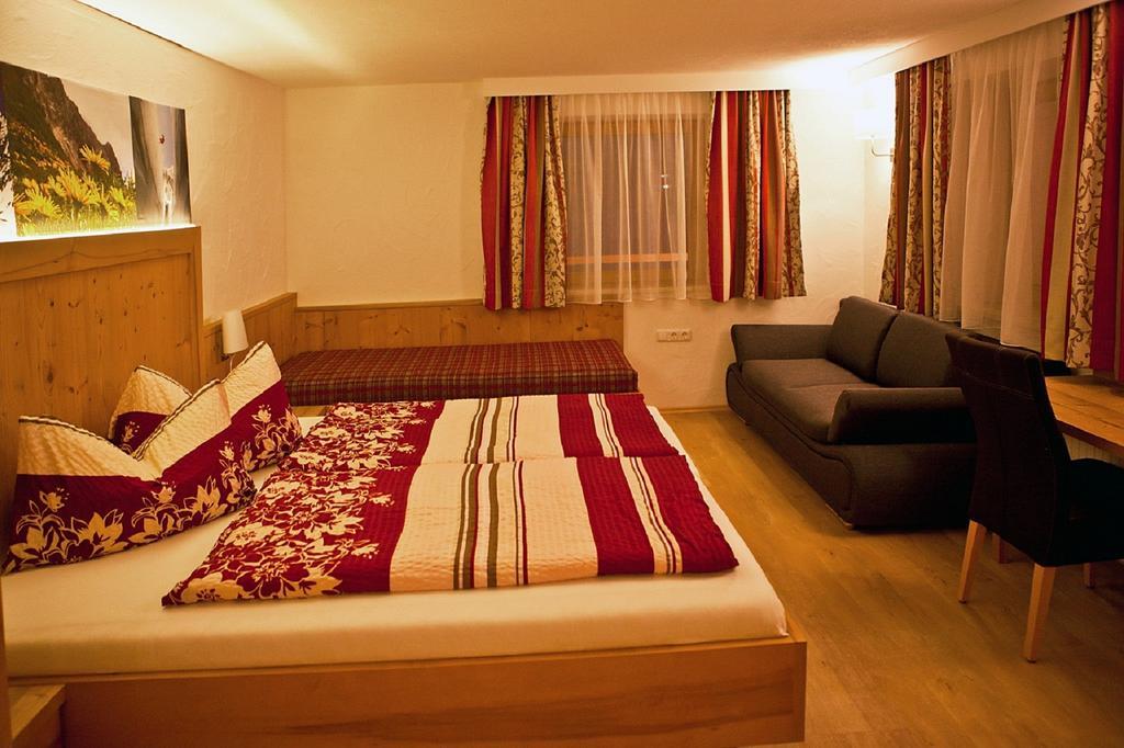 Landhotel Rauchenwalderhof Майрхофен Номер фото